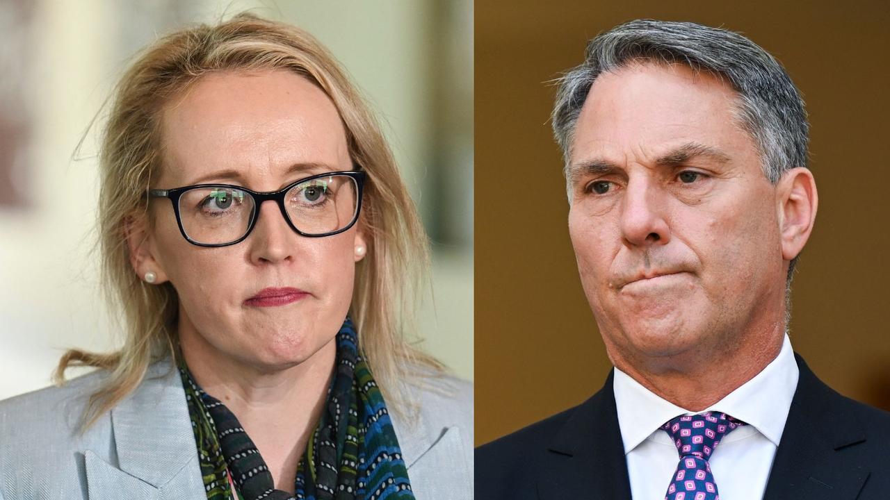 Fight to reveal Deputy PM’s chat records