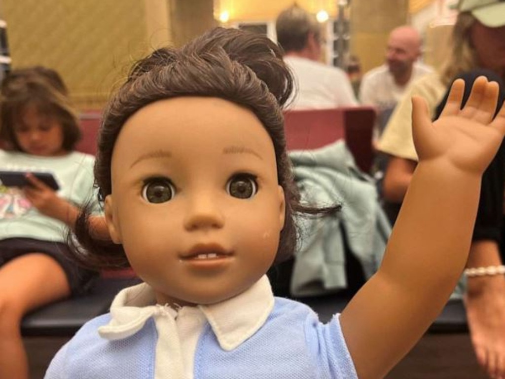Pilot James Danen flew 9,000km to return a lost doll to American girl Valentina Dominguez. Picture:  WFAA