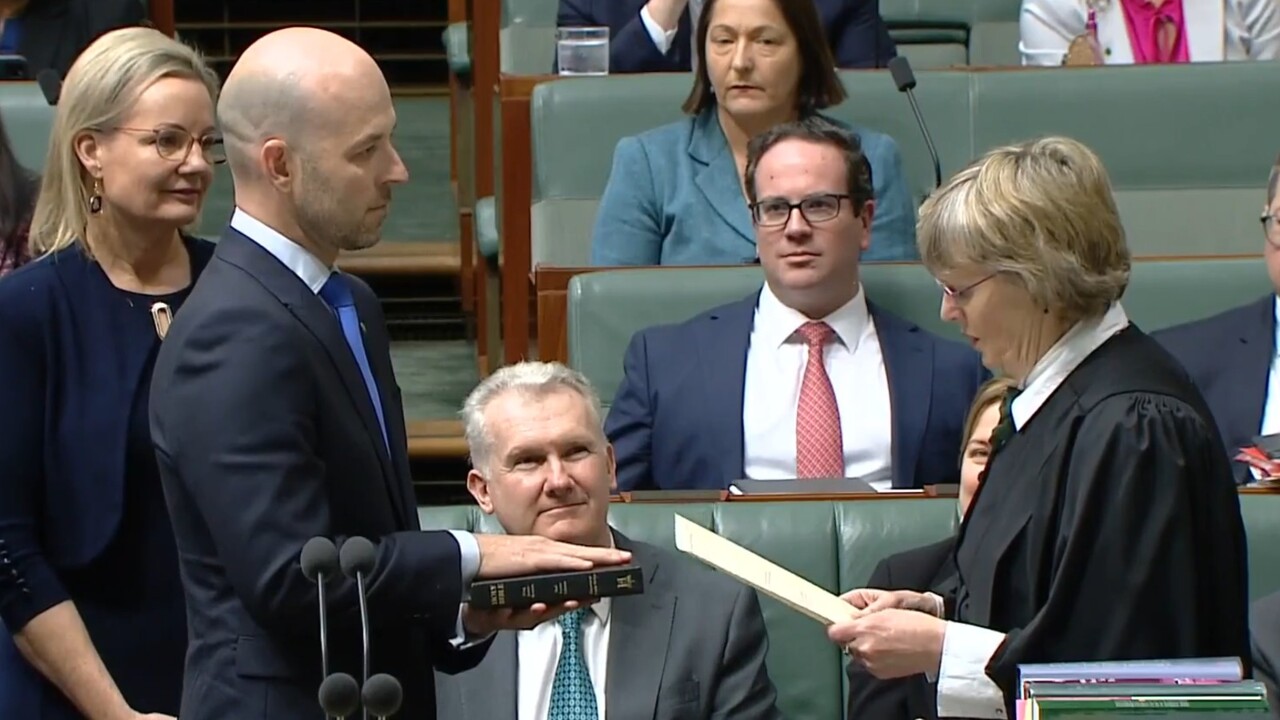 Simon Kennedy sworn into parliament as new member for Cook