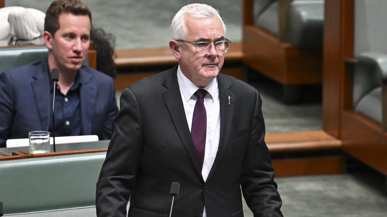 Wilkie takes aim at ‘liars, clowns and mugs’