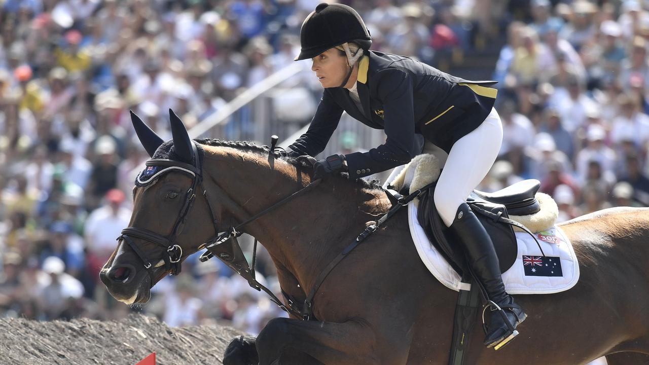 Australia's Edwina Tops-Alexander on her horse Lintea Tequila . / AFP PHOTO / PHILIPPE LOPEZ