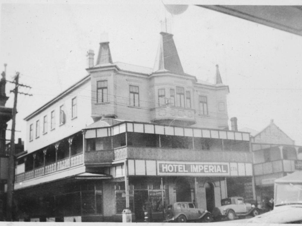 The old Imperial Hotel which was located on Ruthven St. This photo was taken at some point between 1930 and 1959.