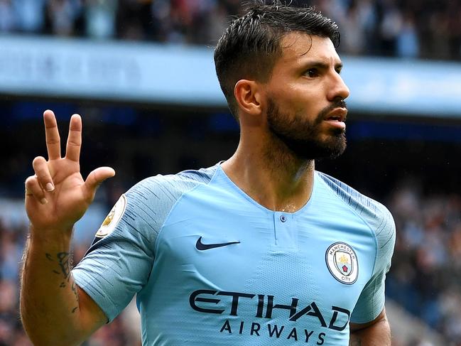 MANCHESTER, ENGLAND - AUGUST 19:  Sergio Aguero of Manchester City celebrates after scoring his team's fifth goal during the Premier League match between Manchester City and Huddersfield Town at Etihad Stadium on August 19, 2018 in Manchester, United Kingdom.  (Photo by Michael Regan/Getty Images)