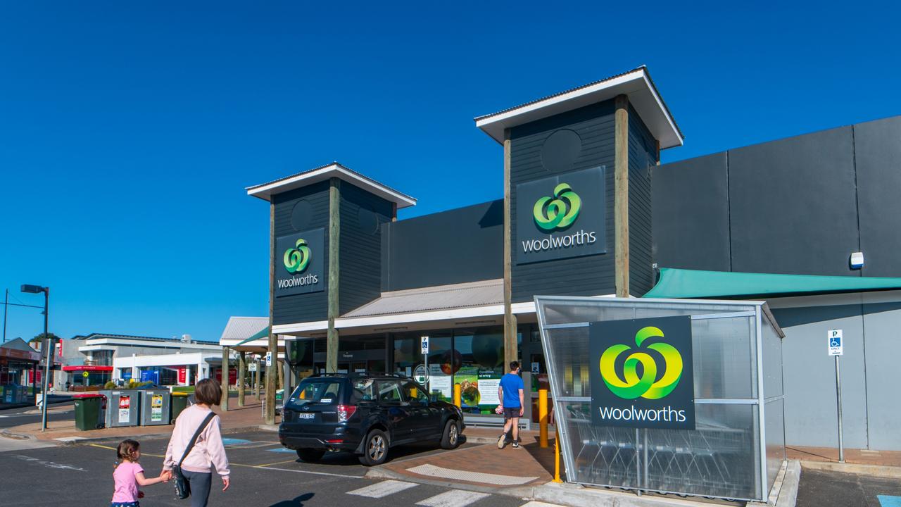 Woolies pledge to be powered by green energy by 2025