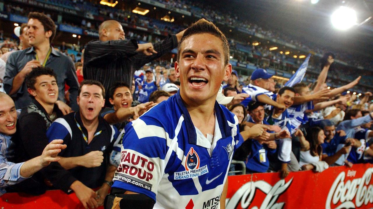 Sonny Bill Williams celebrates with fans. (AAP Image/Mick Tsikas)