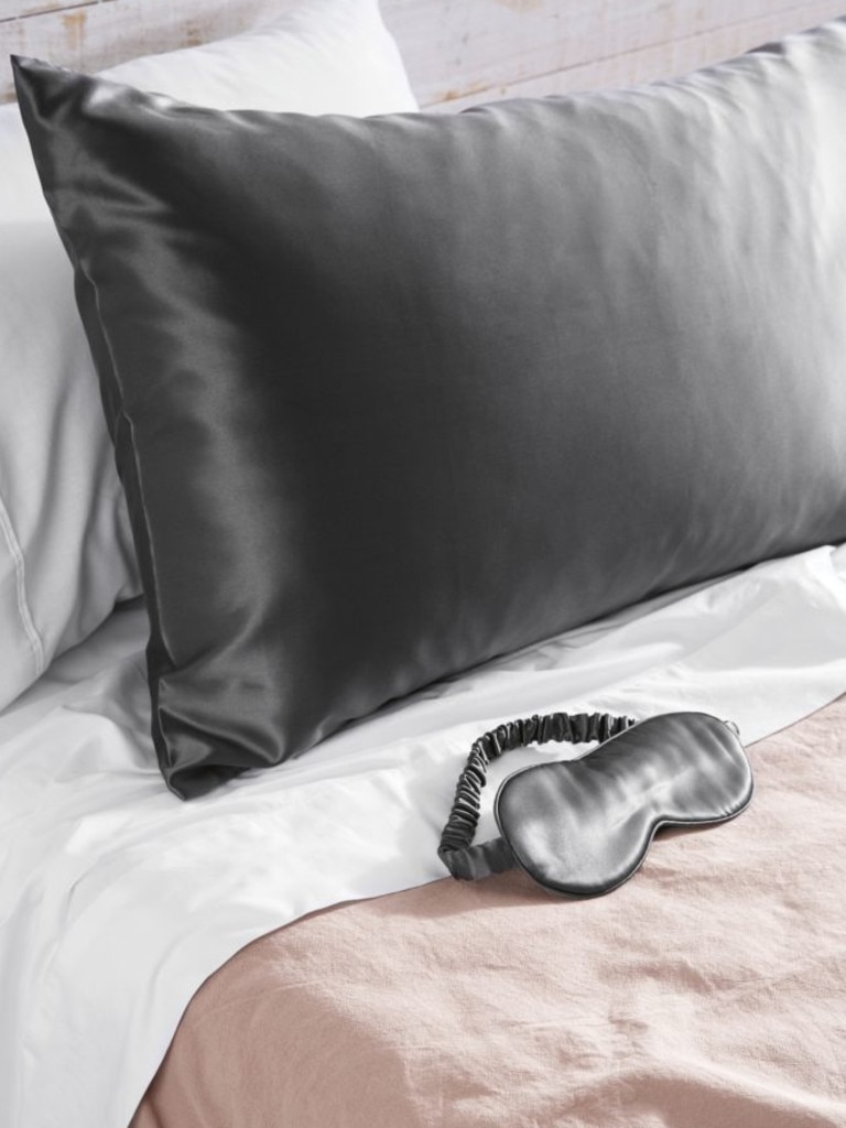 V shaped best sale pillow aldi