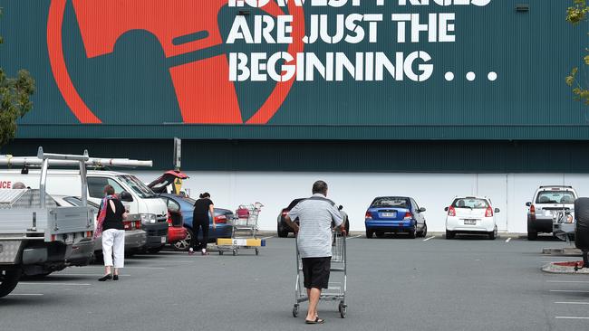 Bunnings will host pop-up vaccination clinics, but there will be none on the Gold Coast. Picture: AAP Image/Dave Hunt