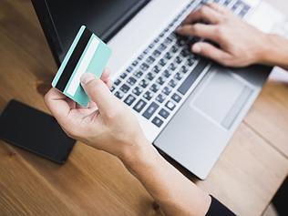 Struggling Aussies racking up debt