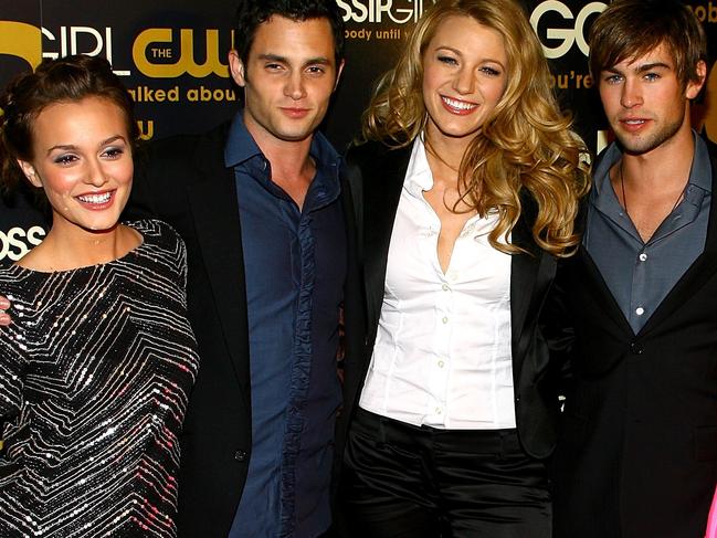 NEW YORK - SEPTEMBER 18: (L-R) Actors Leighton Meester, Penn Badgley, Blake Lively, Chace Crawford, Taylor Momsen and Ed Westwick attend the launch party for CW Network's "Gossip Girls" at Tenjune on September 18, 2007 in New York City. (Photo by Scott Wintrow/Getty Images)