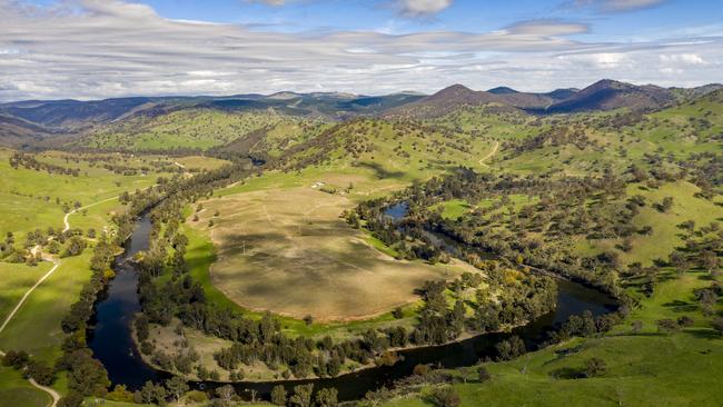 Riverbend, owned by Texans Diane and Gary Heavin, is one of their four Murrumbidgee River frontage properties at Jugiong in NSW for sale