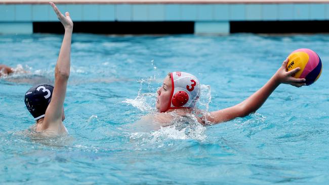 Gosford’s Harry Naven on the attack against Wyong in their under-14 clash at Gosford Pool on Saturday. Picture: Sue Graham