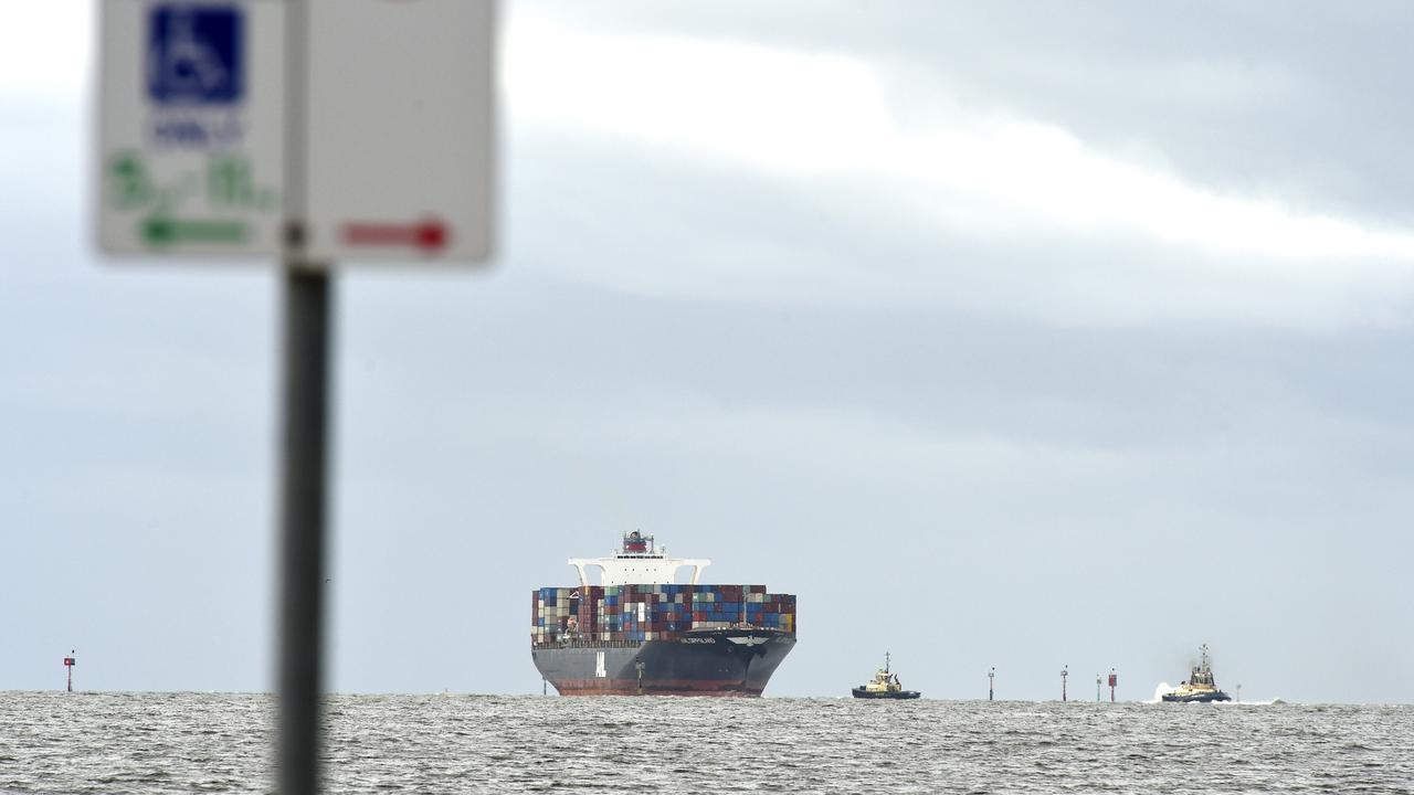Man dies at Port Melbourne beach in suspected drowning The Courier Mail
