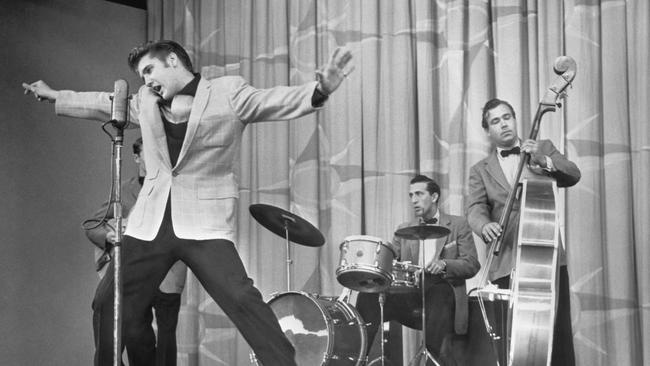 Elvis Presley was a magnetic stage presence.