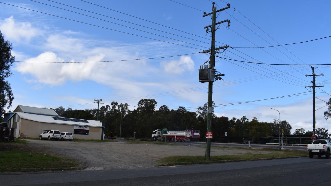 The land fronting Lakes Creek Road next to the Victoria Tavern.