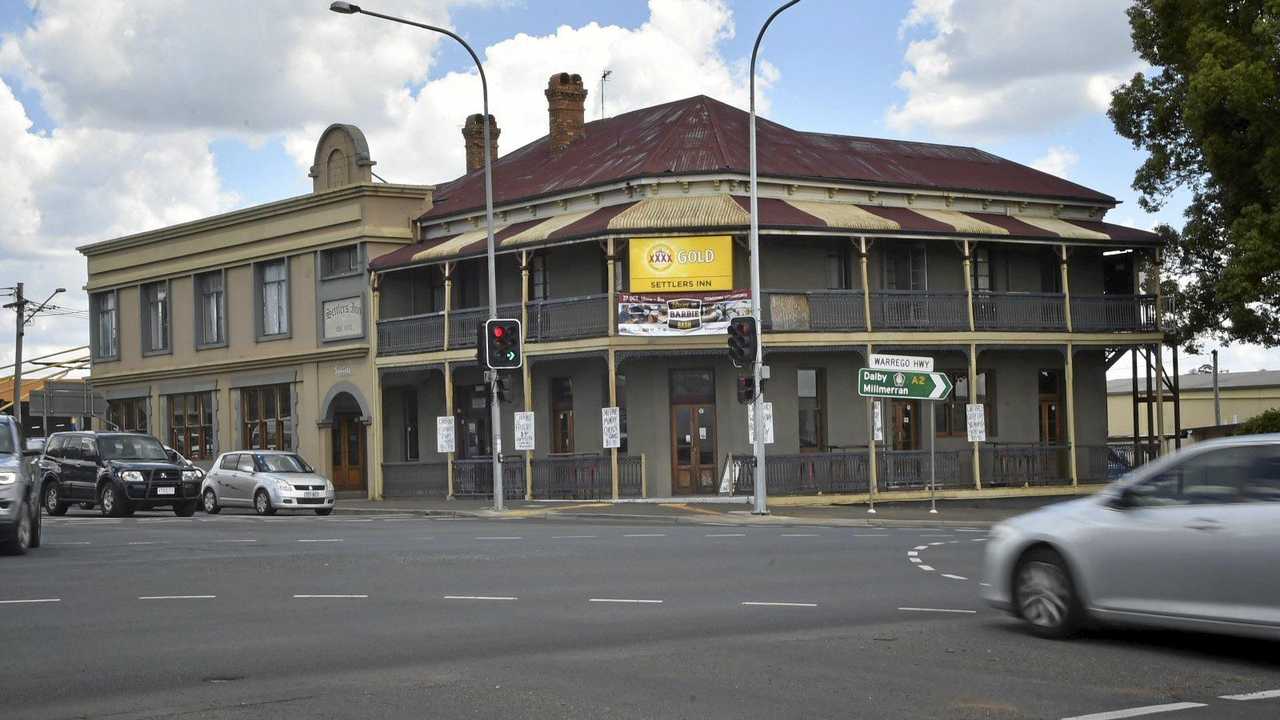 UNDER OFFER: A deal is close to being struck for the lease of the Settlers Inn Hotel, which closed suddenly in October 2018. Picture: Bev Lacey