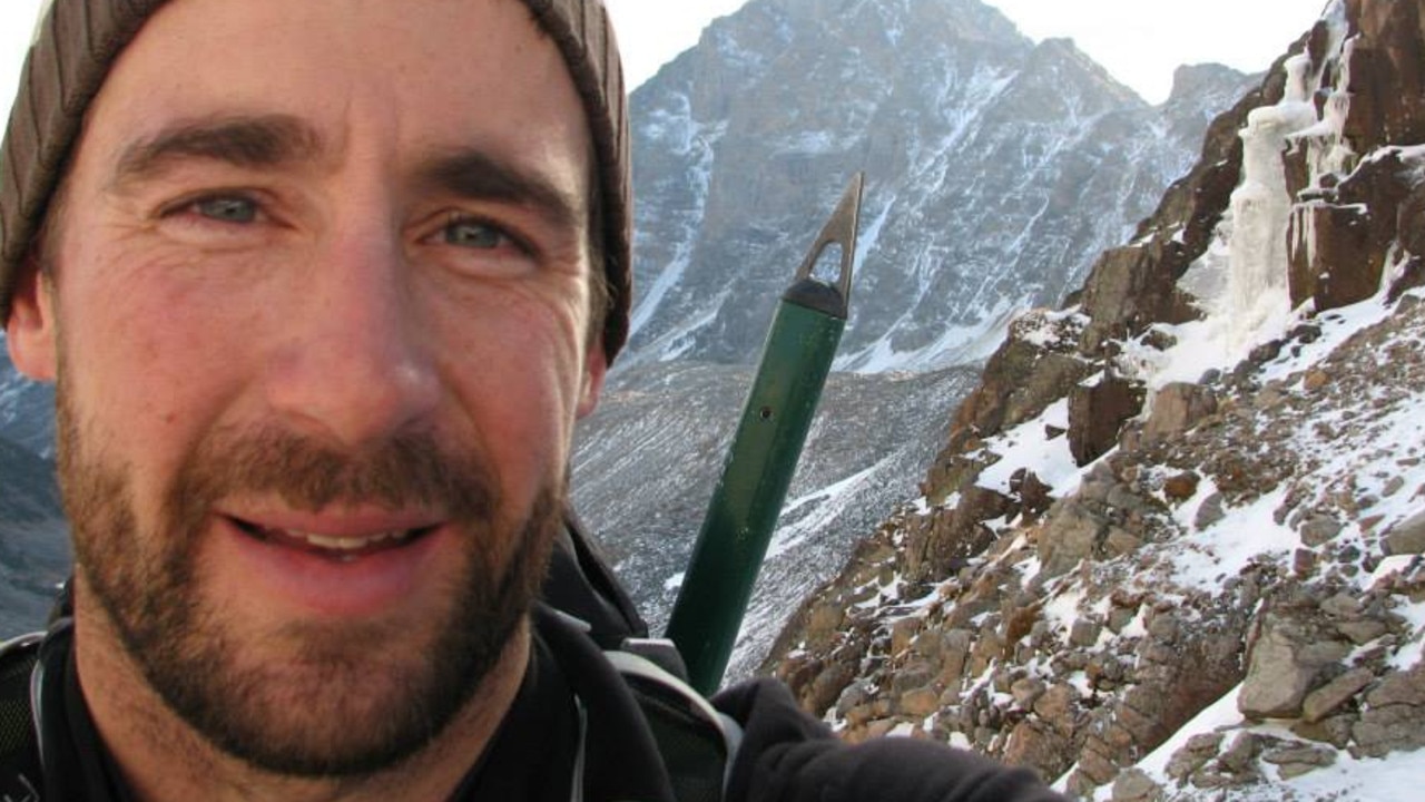 Craig Clouatre encountered a grizzly bear.