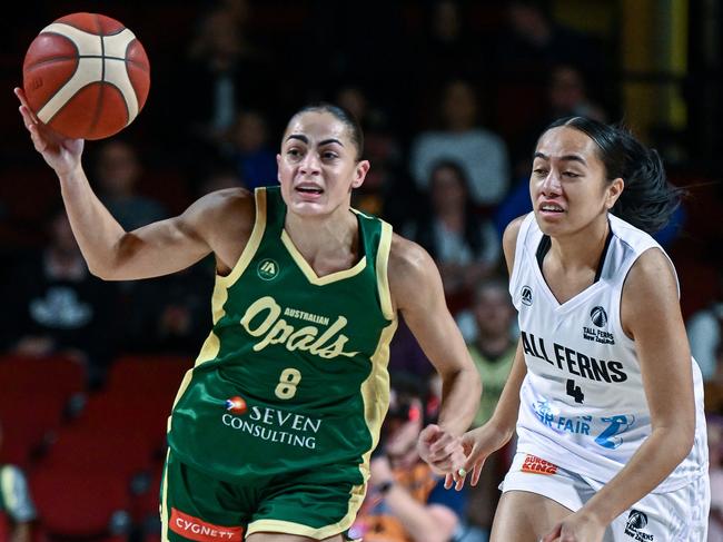 Maddison Rocci gets the steal off New Zealand’s Pahlyss Hokianga. Picture: Getty Images