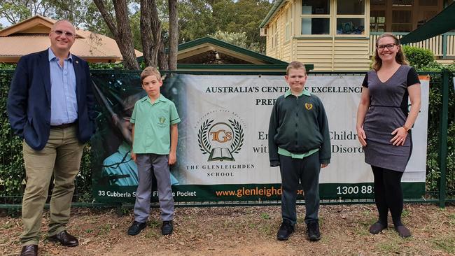 Peter Seldon, Speech and Language Development Australia chairman with SALDA human resources manager Jillian Campbell with students from The Glenleighden School.