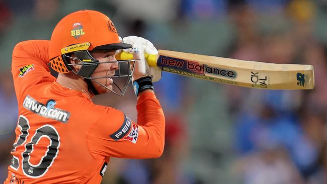 ADELAIDE, AUSTRALIA - DECEMBER 31: Jason Roy of the Perth Scorchers bats during the Big Bash League match between the Adelaide Strikers and the Perth Scorchers at Adelaide Oval, on December 31, 2020, in Adelaide, Australia. (Photo by Daniel Kalisz/Getty Images)