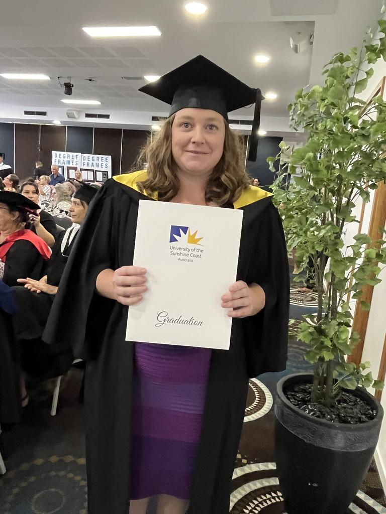 Amy Baldwin graduates with a Bachelor of Primary Education.