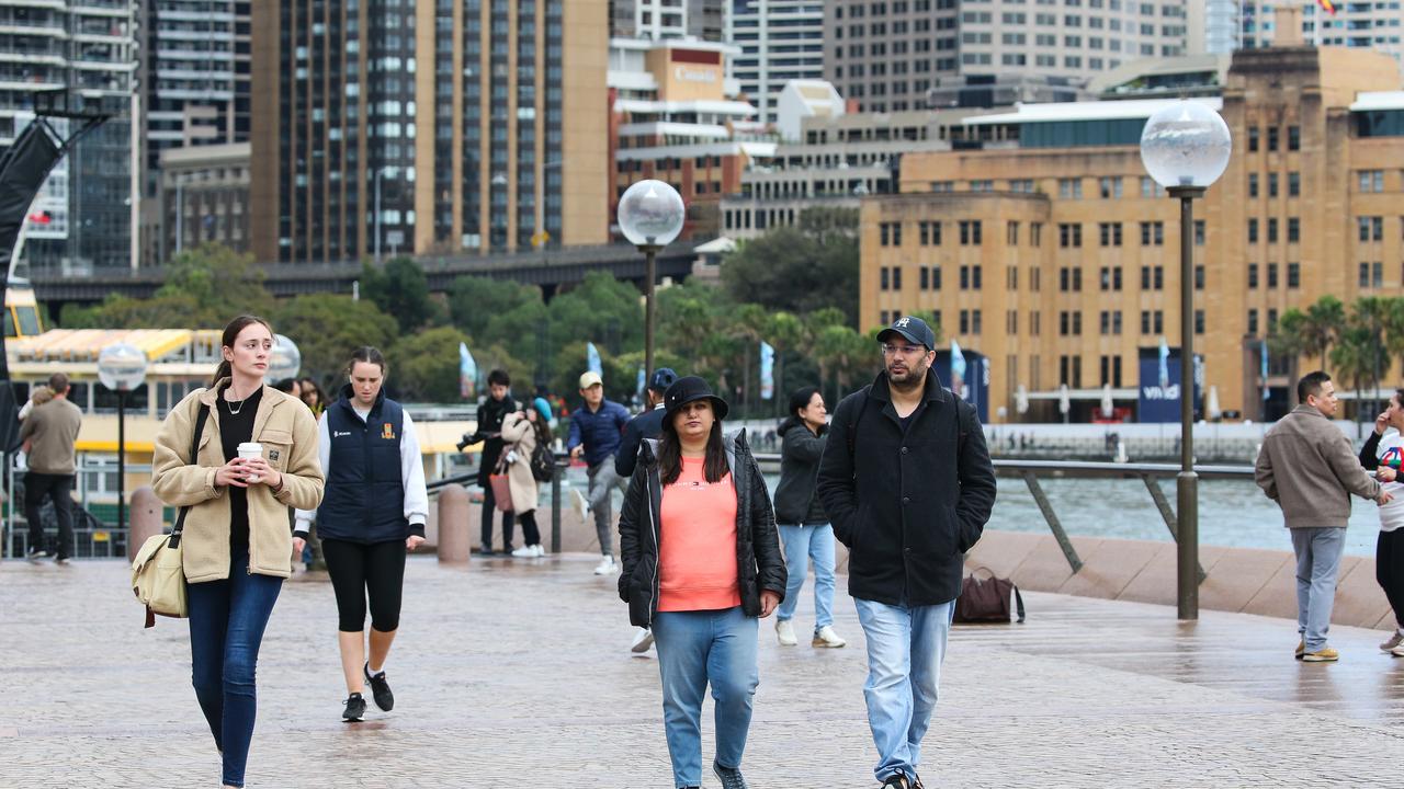 Sydneysiders stay warm as the mercury plunges this week. Picture: Newswire / Gaye Gerard
