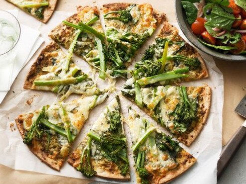 Green pizza uses fresh vegetables.