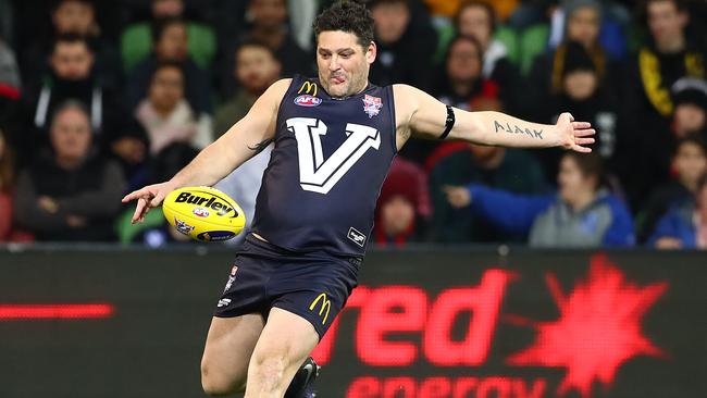 Brendan Fevola has urged footy bosses to cancel the AFL season over coronavirus.