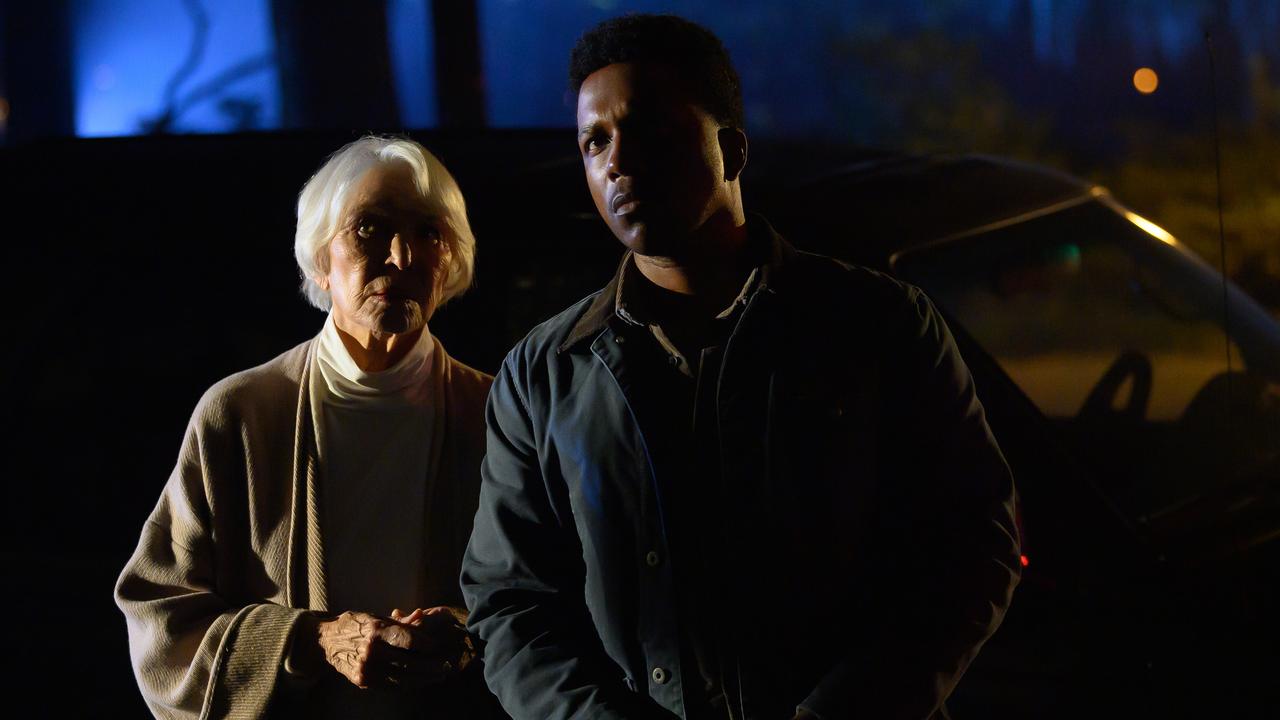 Chris MacNeil (Ellen Burstyn) and Victor Fielding (Leslie Odom Jr) in The Exorcist: Believer.