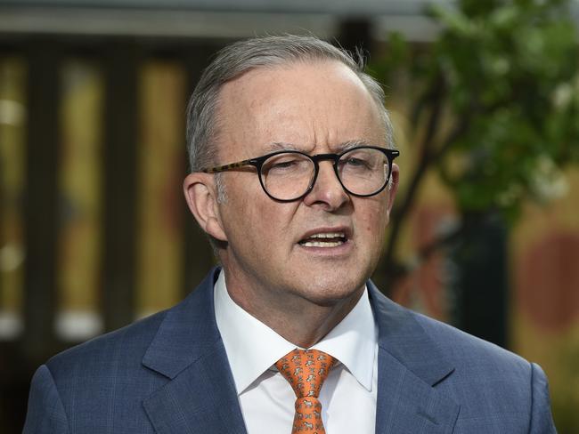 MELBOURNE, AUSTRALIA - NewsWire Photos OCTOBER 31, 2022: Prime Minister Anthony Albanese visits The Avenue ChildrenÃs Centre & Kindergarten in Balaclava. Picture: NCA NewsWire / Andrew Henshaw