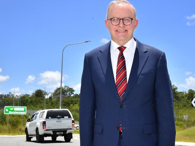 BRISBANE, AUSTRALIA - NewsWire Photos JANUARY 06, 2025: Australian Prime Minister Anthony Albanese is on Noosa road beside the Bruse Hwy.The Australian Prime Minister Anthony Albanese kicks off 2025 in near Gympie.The Prime Minister, Anthony Albanese, is in Gympie today with Treasurer Jim Chalmers, Minister Catherine King and Minister Murray Watt.Picture: NewsWire / John Gass