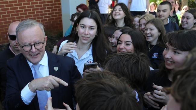 Perth, AUSTRALIA - NewsWire Photos September 3rd  2024: Prime Minister Anthony Albanese  greeting students during today's visit to Mount Lawley Senior High School where the PM signed the school resourcing agreement which will see the Commonwealth will pump $785.4 million in extra cash from 2025 to 2029 into WA public education. Picture: NewsWire/Philip Gostelow