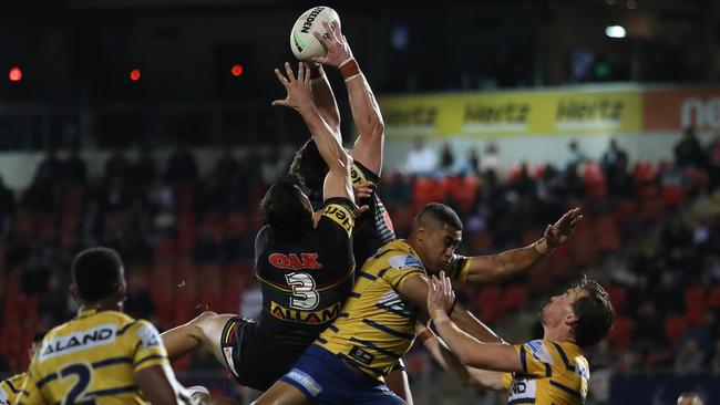 Liam Martin does a ‘Kikau’ against Parramatta. Picture: Brett Costello