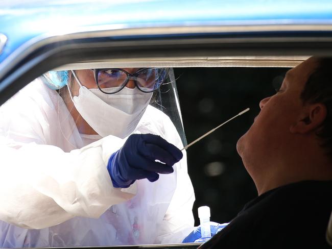 SYDNEY, AUSTRALIA - NewsWire Photos, SEPTEMBER, 20 2021: Nurses are seen conducting Covid-19 Tests at the Killara Drive Through testing Clinic in Sydney. Picture: NCA NewsWire / Gaye Gerard