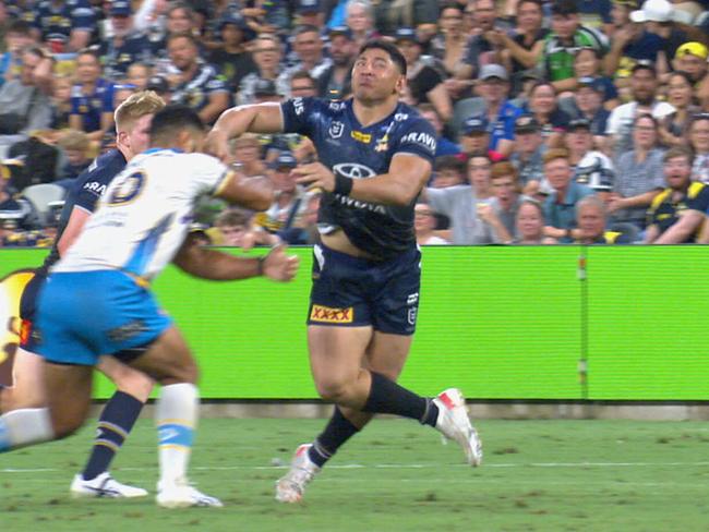 Jason Taumalolo looked to have been knocked out.