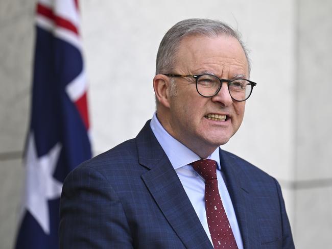 CANBERRA, AUSTRALIA  - NewsWire Photos - November 8, 2024: Prime Minister Anthony Albanese and Australia's Communications Minister, Michelle Rowland hold a press conference at Parliament House in Canberra. Picture: NewsWire / Martin Ollman