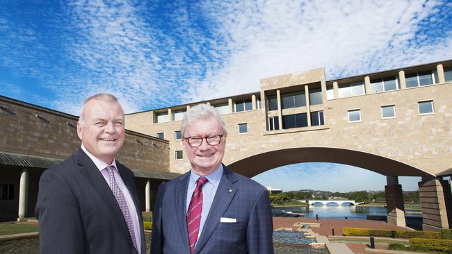 Bond University Vice-Chancellor Tim Brailsford and Queensland Governor Paul de Jersey AC.