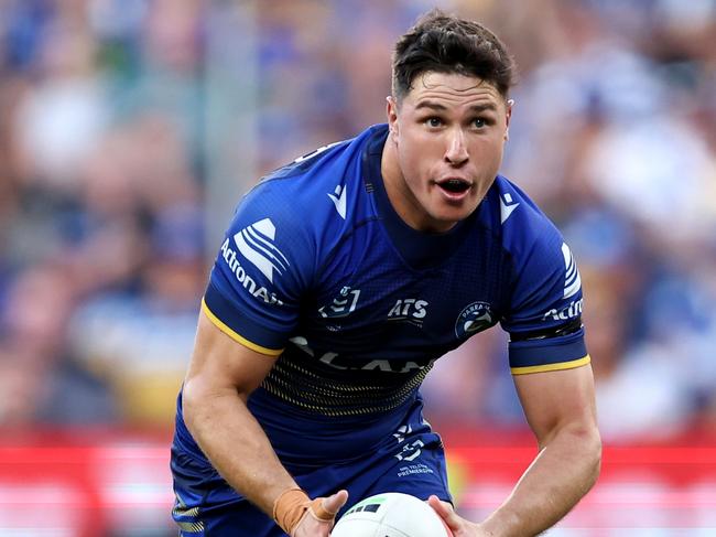 SYDNEY, AUSTRALIA - MARCH 09: Mitchell Moses of the Eels runs the ball during the round one NRL match between Parramatta Eels and Canterbury Bulldogs at CommBank Stadium, on March 09, 2024, in Sydney, Australia. (Photo by Brendon Thorne/Getty Images)