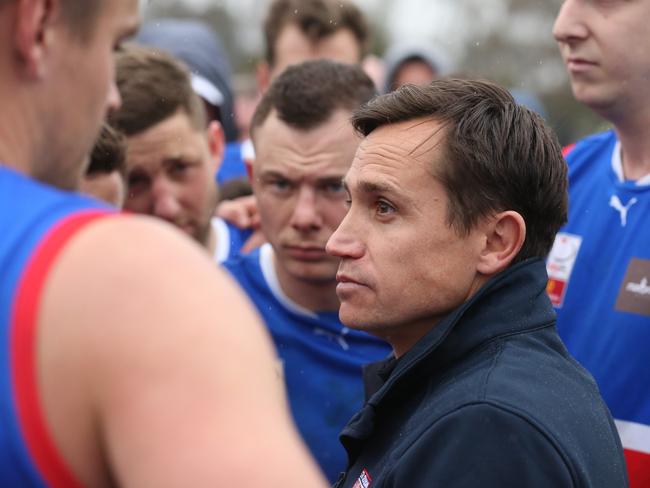 Luke McCormick in the huddle at three-quarter time. Picture: Stuart Milligan