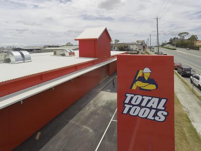 87 Logan River Rd, Beenleigh, leased by Total Tools.