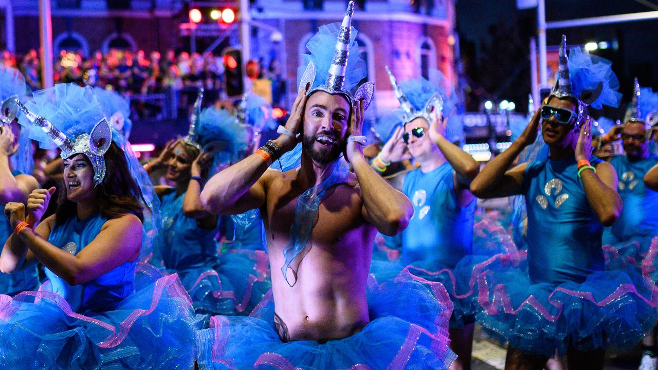 Photo Gallery Large Crowds Celebrate 2020 Sydney Mardi Gras Au — Australia S Leading