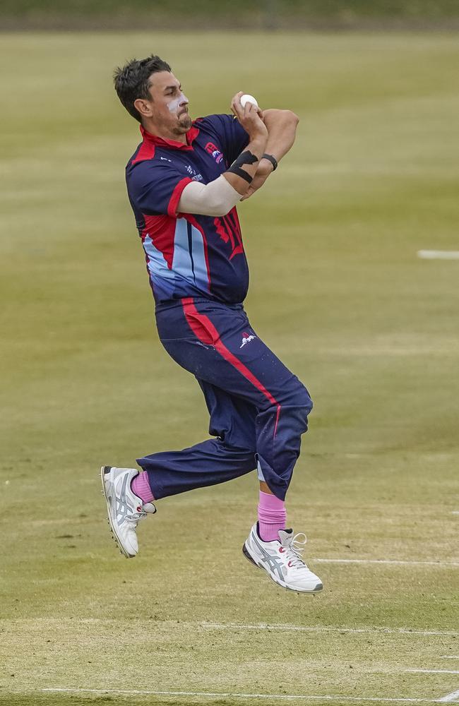 Dandenong bowler Peter Cassidy. Picture: Valeriu Campan