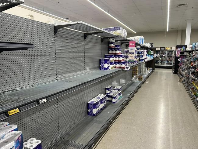 Supermarket shelves are emptying as northern NSW residents brace for the fury of tropical cyclone Alfred. Picture: Glenno Hargs