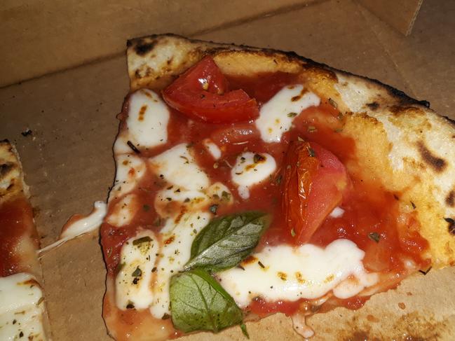 RCC at the Adelaide fringe (Adelaide Uni), Pan &amp; Vine Pizza — slice of the margherita