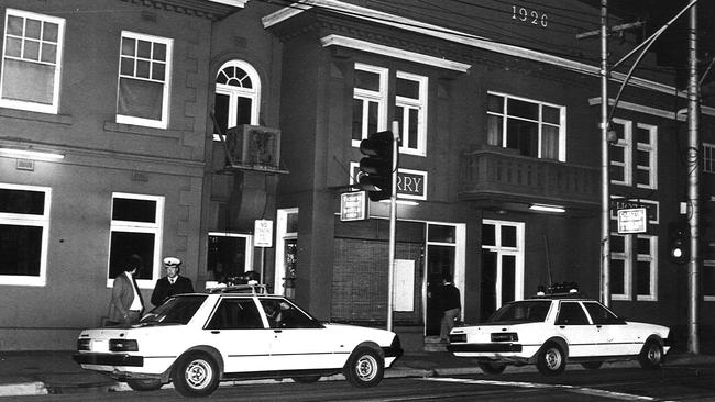 Police outside the Quarry Hotel in Brunswick after Brian Kane was shot. Picture: Ian McPherson