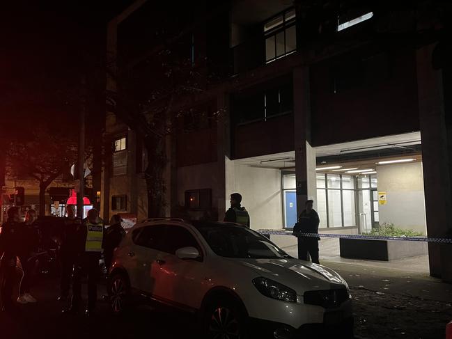 Police investigate the stabbing death of a man in South Yarra. Picture: Regan Hodge