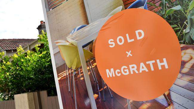 SYDNEY, AUSTRALIA - NewsWire Photos JUNE, 14, 2021: A sold/for sale sign on a residential property in Sydney's east. Picture: NCA NewsWire/Joel Carrett