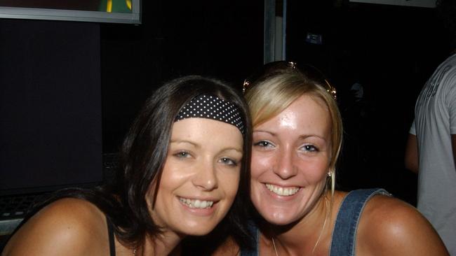 TCP TIMEOUT 10/11/2006 - Treacle and Peanut at Shenanigans Keywords / Pubs / Clubs / Timeout / People