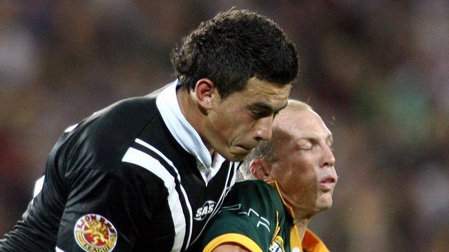 5/5/06  Rugby League Test between Aust and NZ at Suncorp Stadium, Sonny Bill Williams smashes Darren Lockyer. PicAdamHead