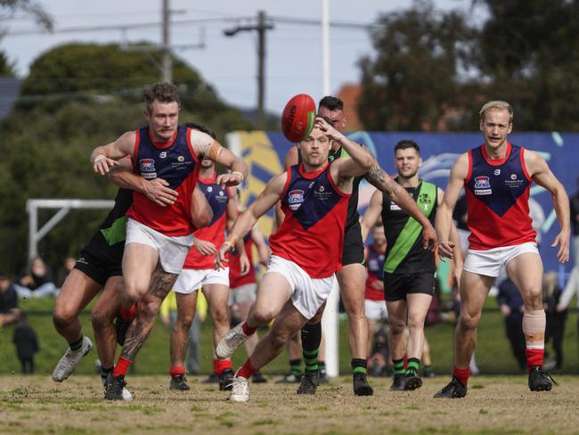 Cameron Gates hunts the ball for Chelsea Heights. Picture: Valeriu Campan