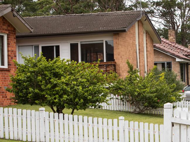 AAP-MANLY DAILYADD ON TO NORTH HEAD RENTALS.Pictures show generic views of a row of army houses at NORth Head, Manly, taken on 3rd March 2020. The houses are some of the cheapest rentals in the area yet have million dollar views.(AAP Image / Julian Andrews).